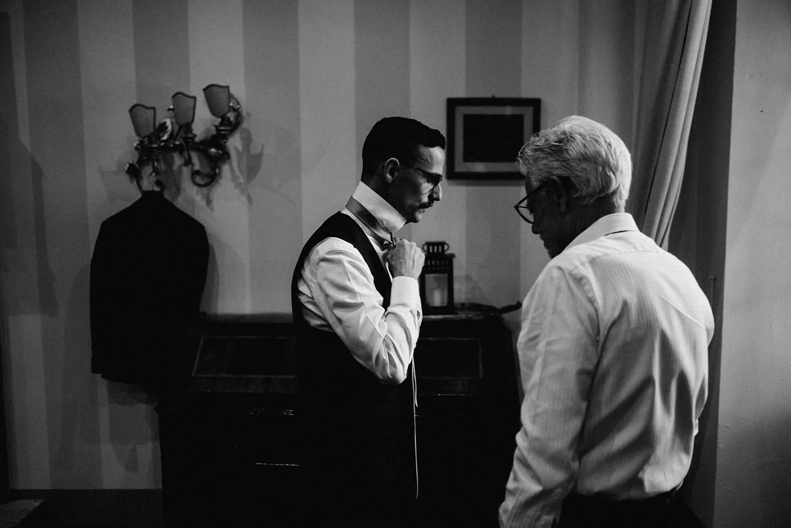 Groom's getting ready - Wedding in Chianti, Tuscany