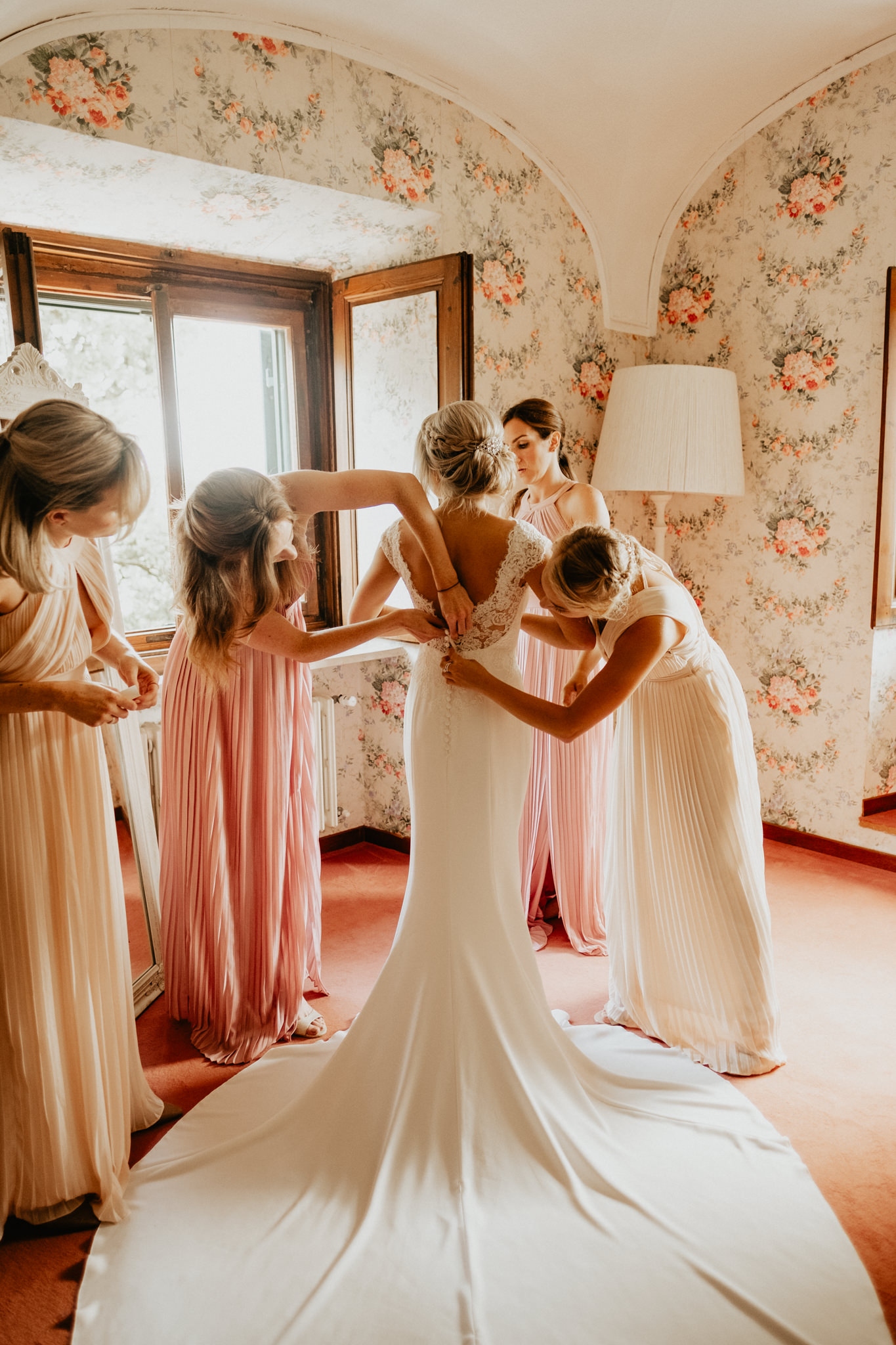 Wedding in Villa Ulignano, Volterra, Tuscany - Bride's getting ready