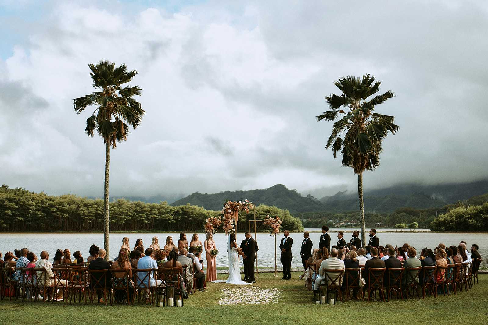 Hawaiian Vows Captured: The Wedding Photography Story of Nick & Bri in Honolulu